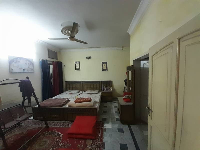 Stunning 10 Marla House Available For Sale In Gulshan-e-Iqbal 6