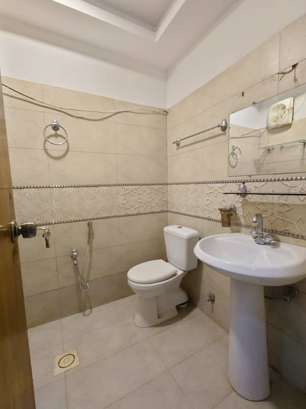 G-11 101 Tower 3 Bed Apartment (Flat) Available For Sale 25