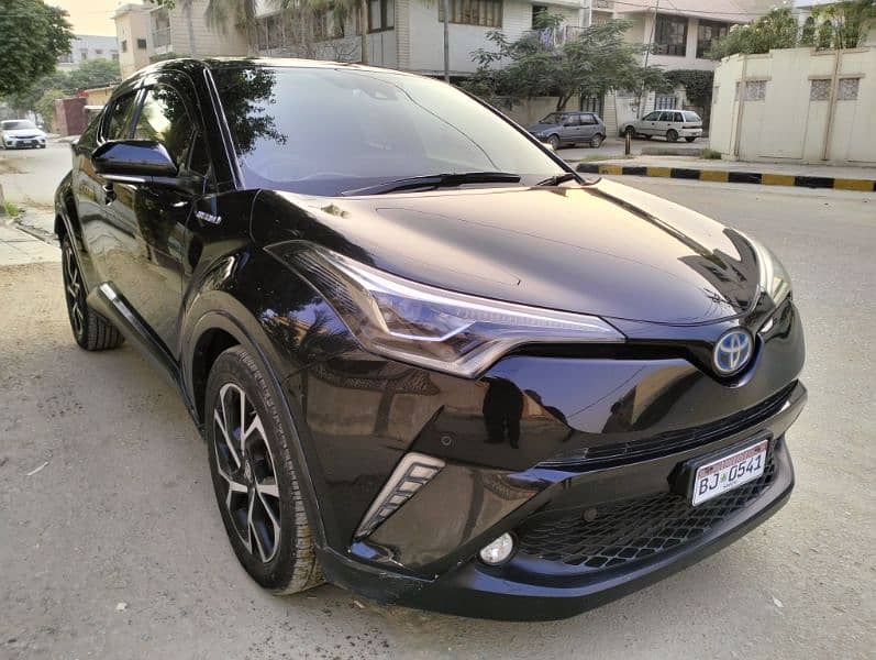 Toyota C-HR 2017 1