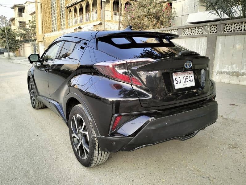 Toyota C-HR 2017 4