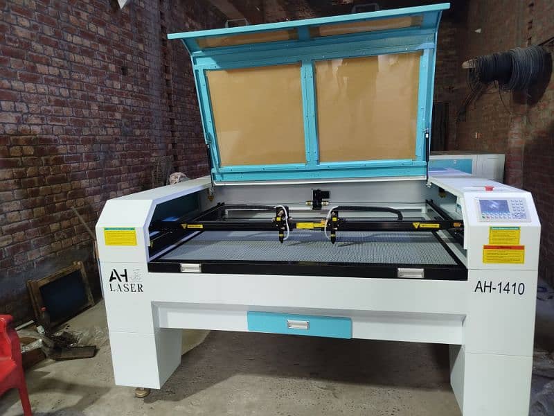 Laser cutting machine 4