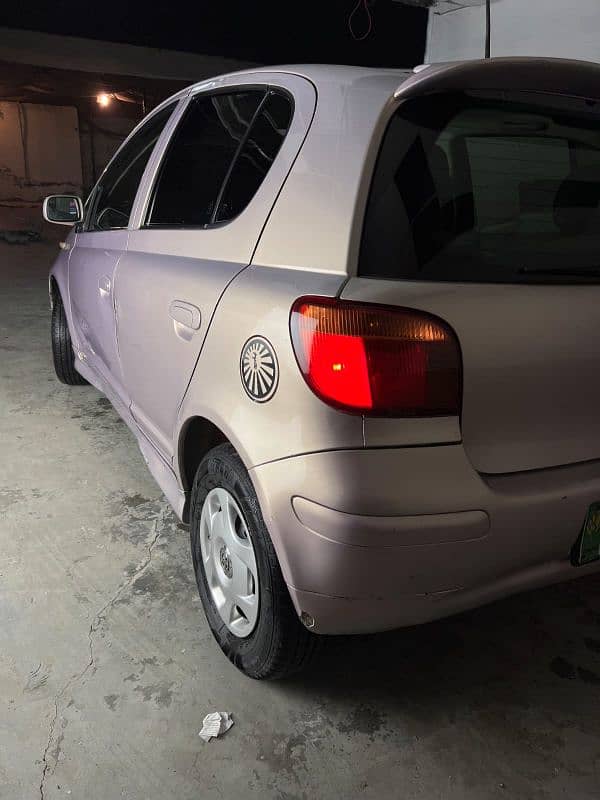 Toyota Vitz 2003 3