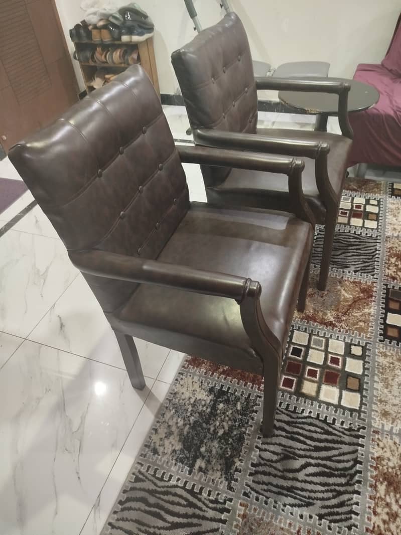 Wooden Chairs with Coffee Table 1