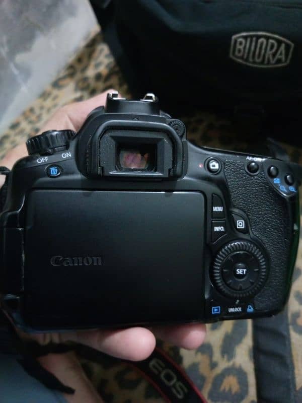 60d Canon body 1