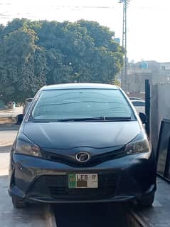 Toyota Vitz 2015