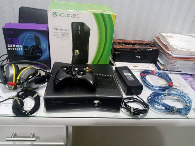 XBOX 360 SLIM 320GBJTAG   2controller 1 eksa e900 headset description 0