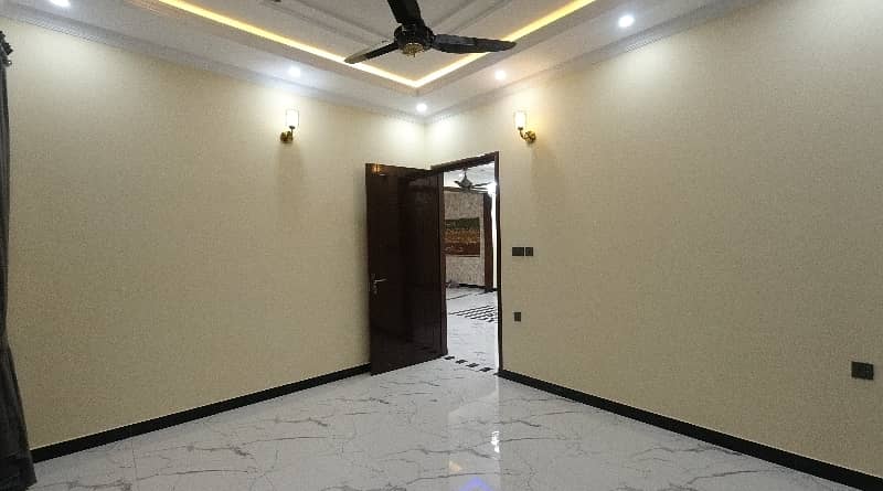 10 Marla House Is Available For Sale In Bismillah Housing Scheme 9