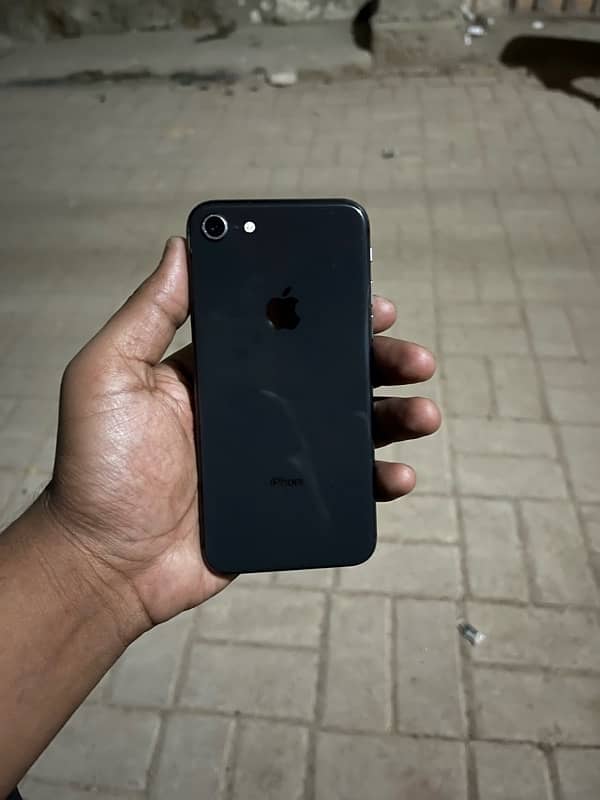 Iphone 8 {NON PTA} 0