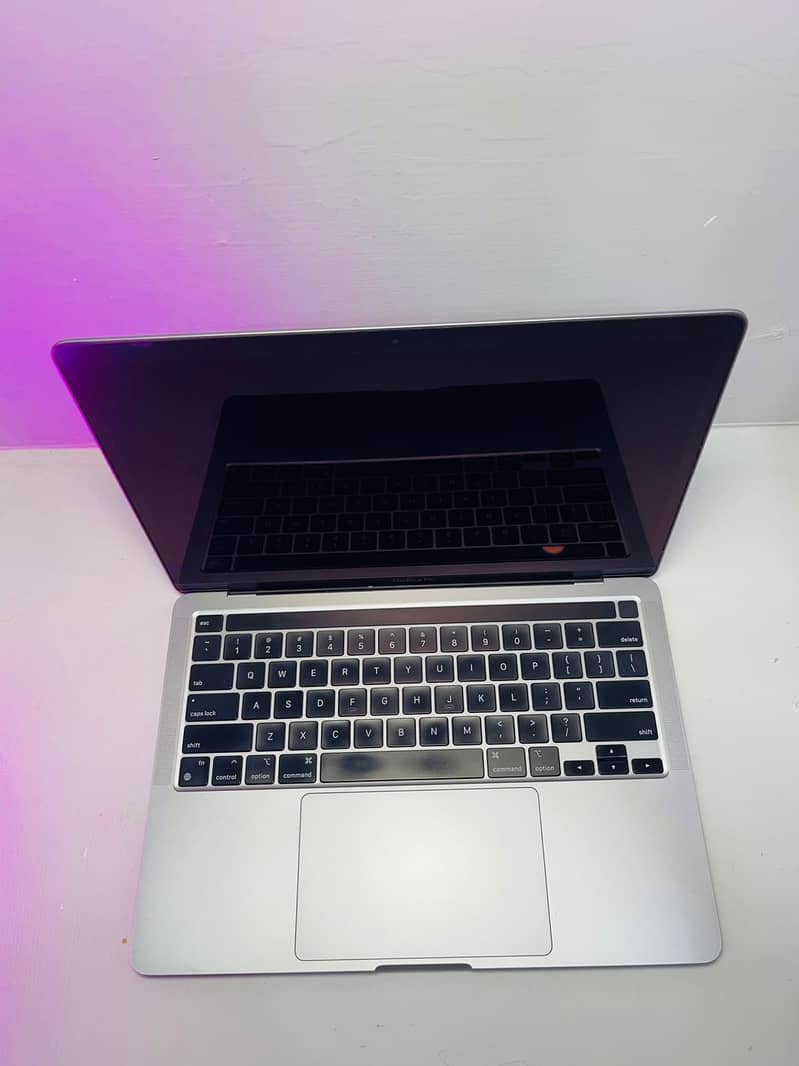 APPLE MACBOOK PRO M1 7