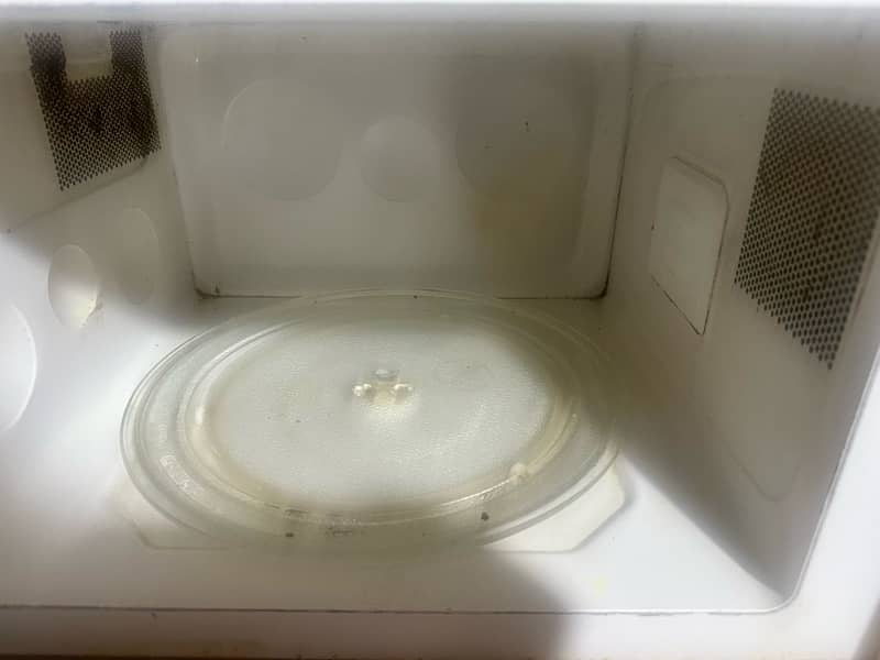 Dawlance microwave oven 1