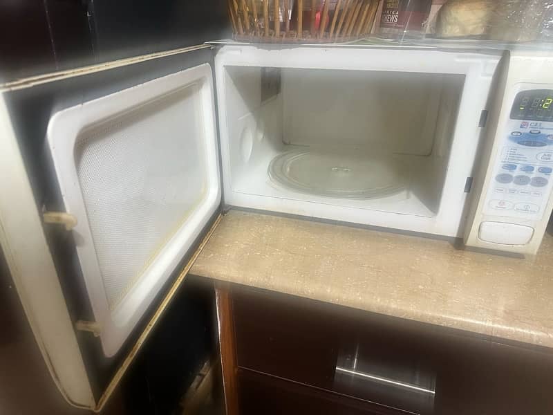 Dawlance microwave oven 2