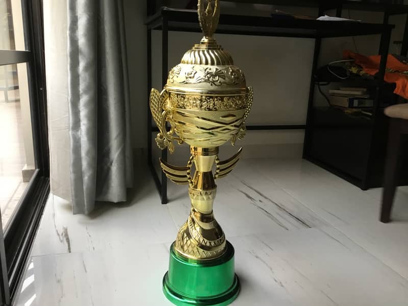 SPORTS TROPHY 0