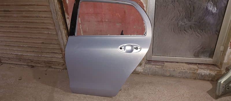 TOYOTA VITZ GATE AVAILABLE MODEL 2005-6-7-8-9-10 1