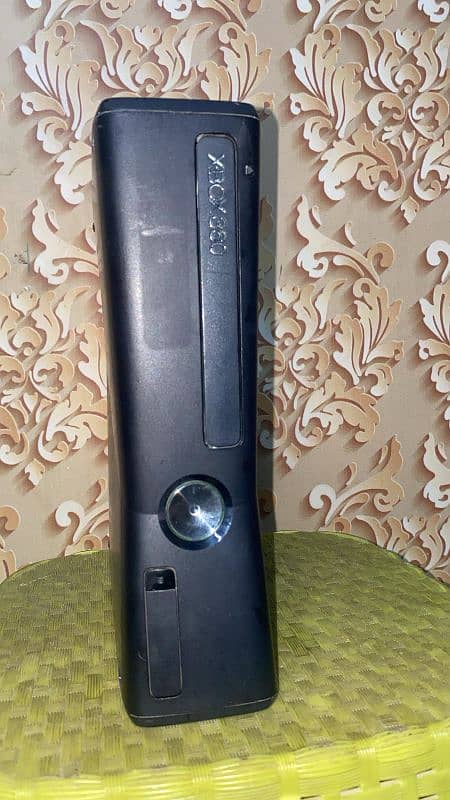 Xbox 360 Slim 250 GB hard drive 3