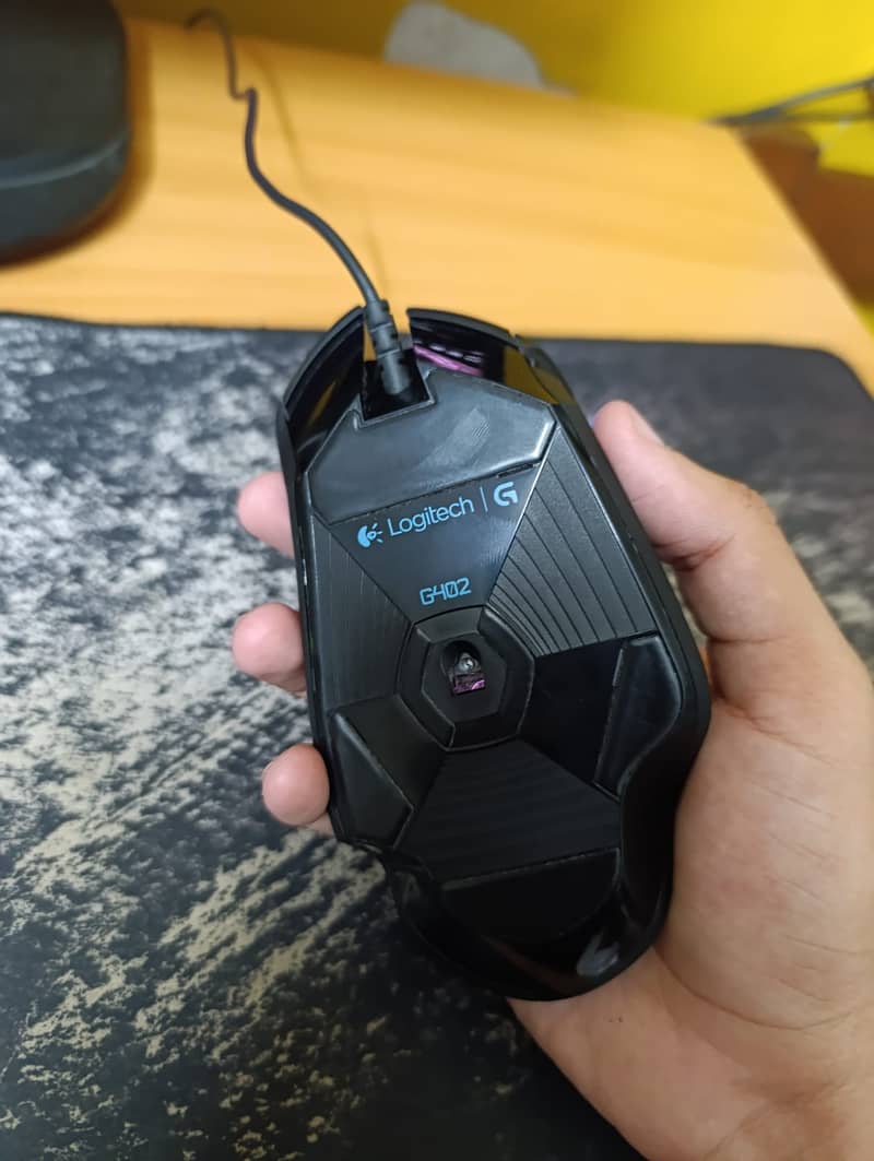 Logitech G402 Hyperion Fury 6