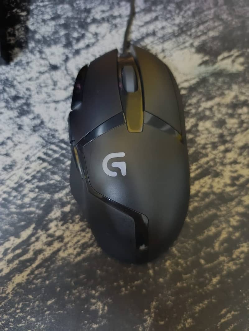 Logitech G402 Hyperion Fury 12