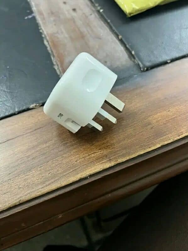 iphone 16 charger 6 days used 2