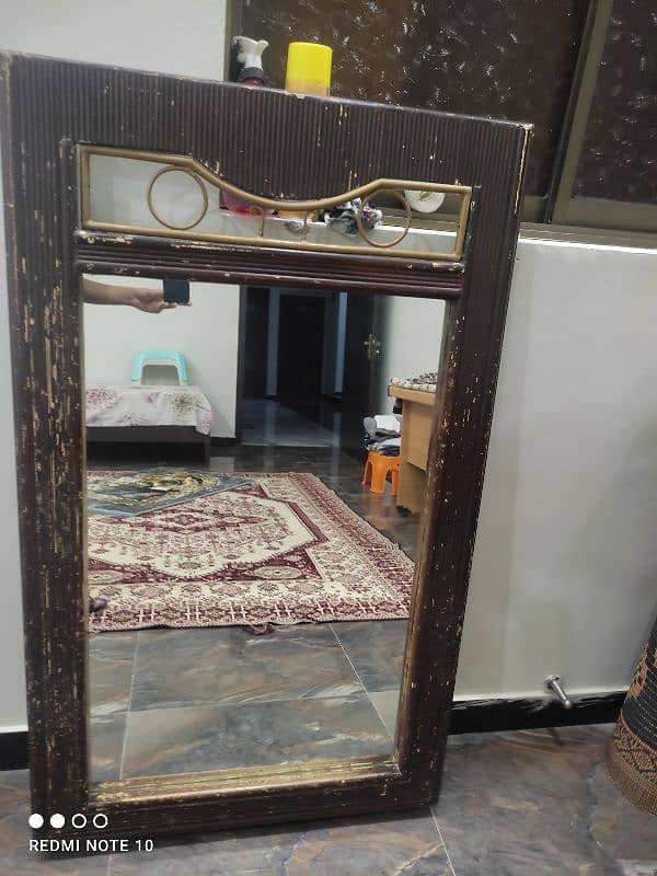 mirror for sell 10/10 only need polish large size 0