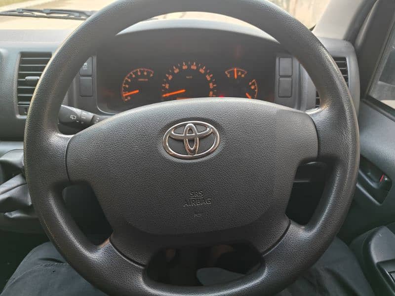 Toyota Hiace petrol 223 16