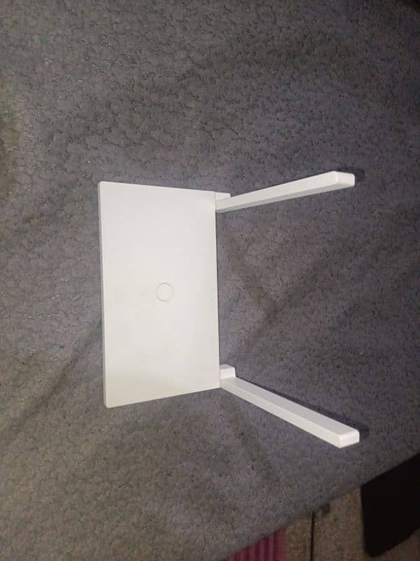 Huawei WS318N  WiFi Router in mint condition 0