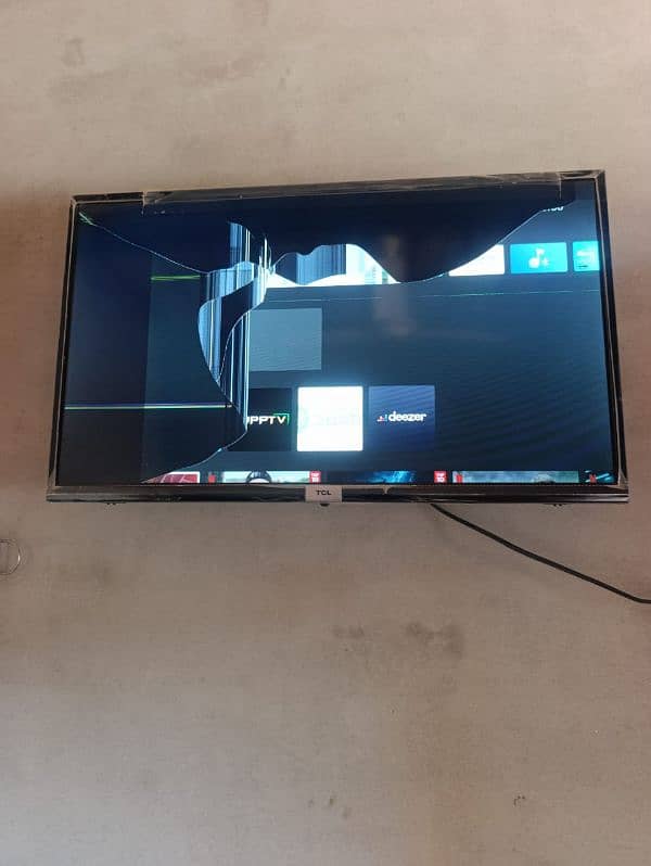 TCL LED screen break by baby 0