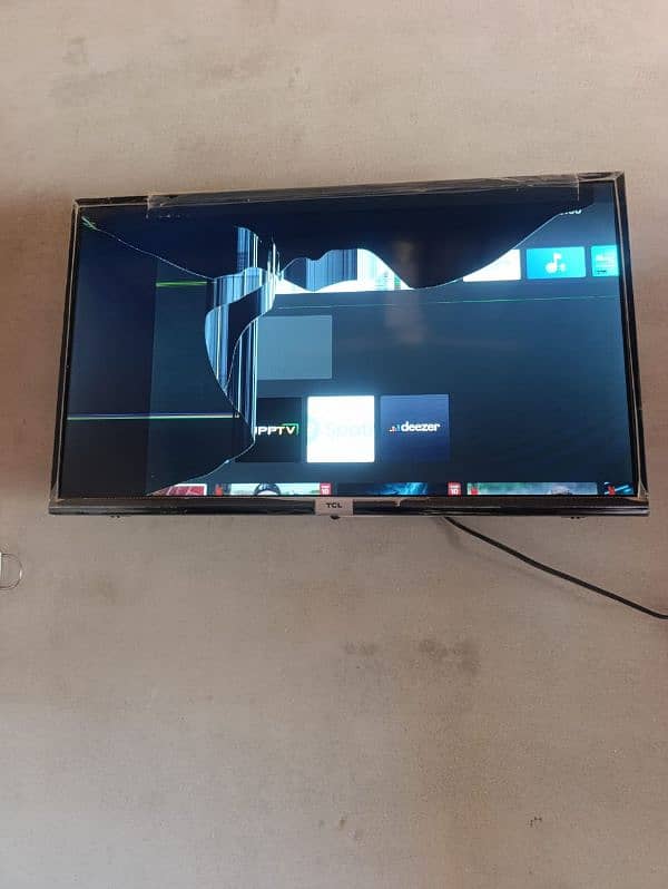 TCL LED screen break by baby 1