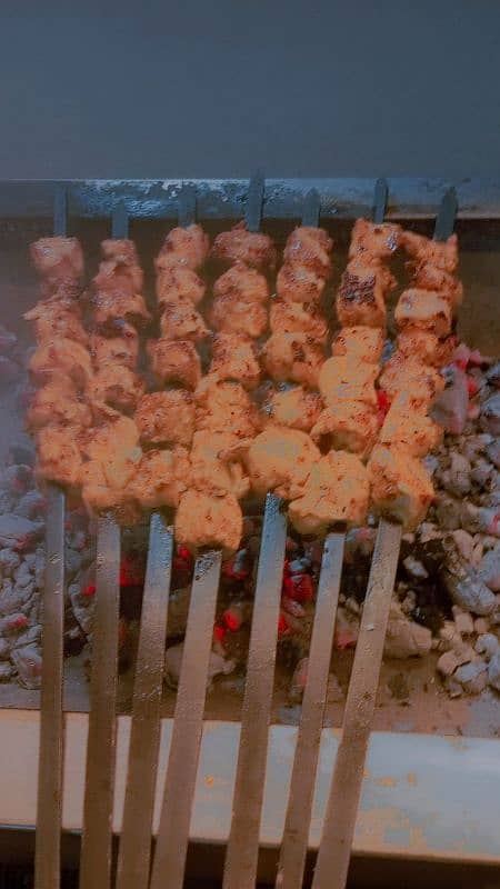 BBQ karigar ya kise ko Ghar ke leye cook chaheya tu rabta kare 2