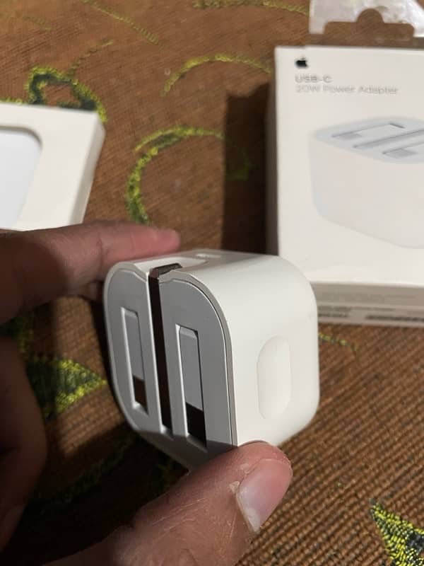 Apple 3 pin (New) Charger 1