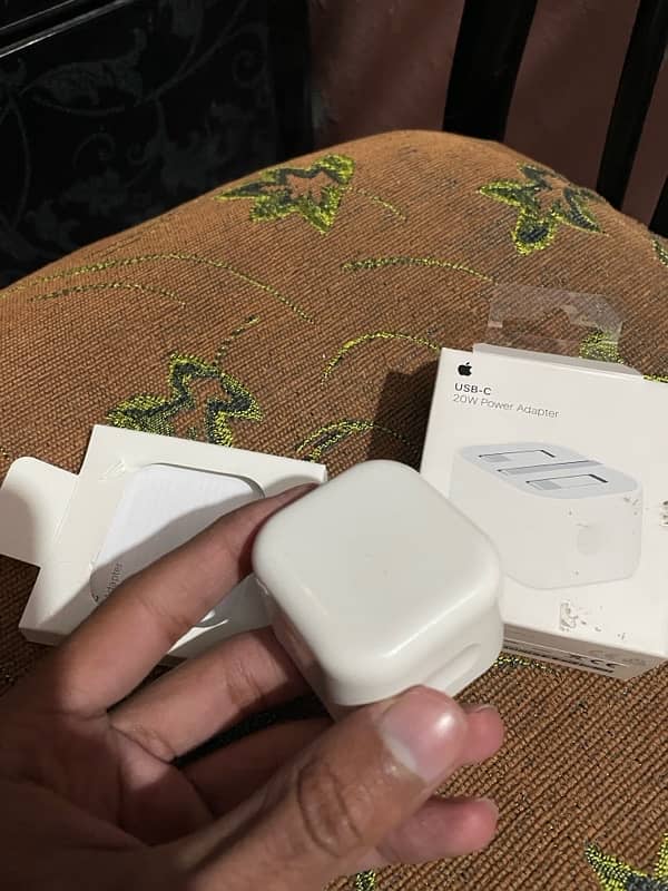 Apple 3 pin (New) Charger 2