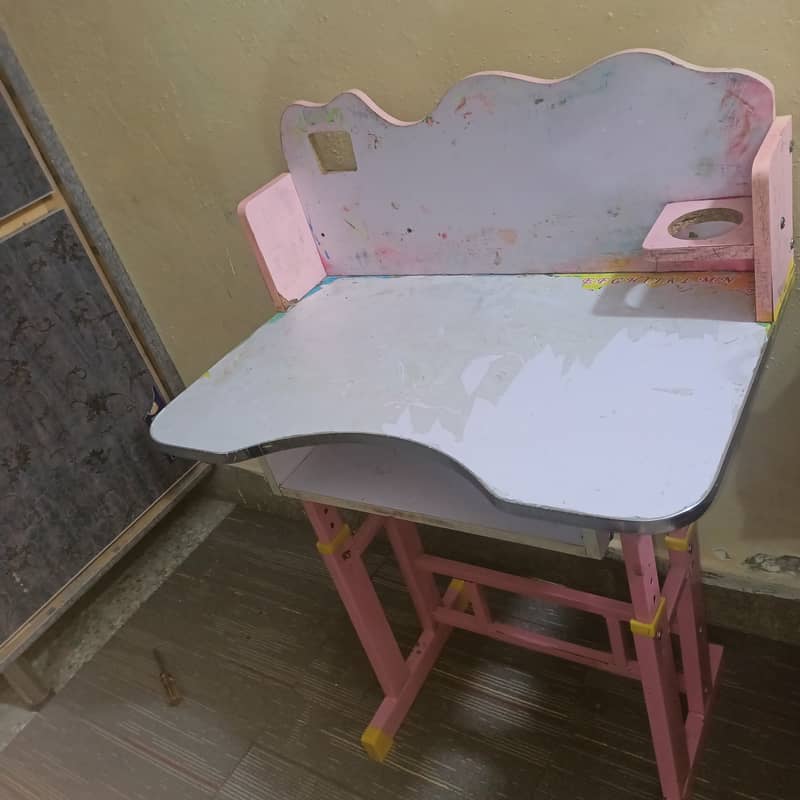 Kids Study Table 4