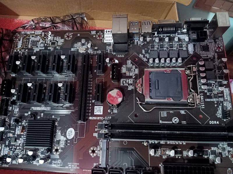 BTC  B250-12P  motherboard 0