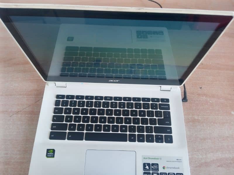 Acer Cb5-311 chrome book 14 inch 3