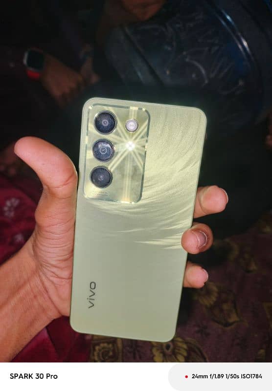 Vivo Y100 0