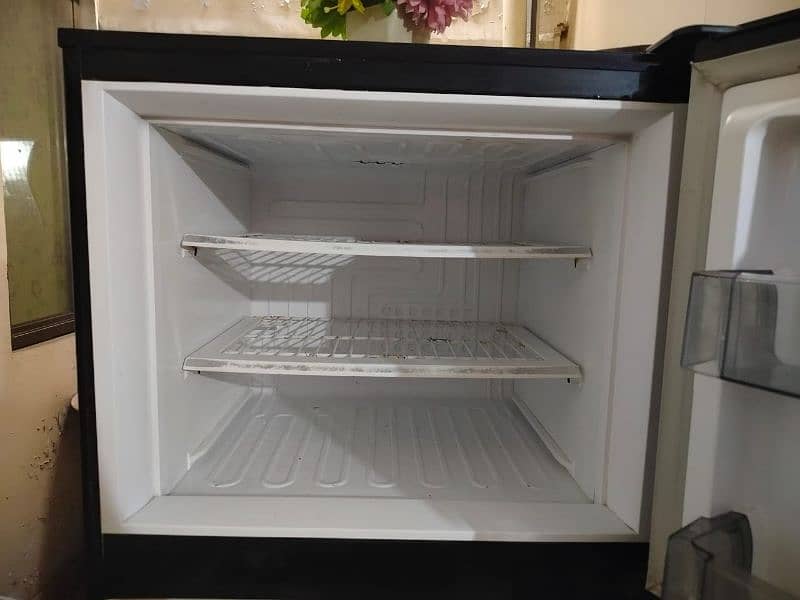 PEL REFRIGERATOR 3