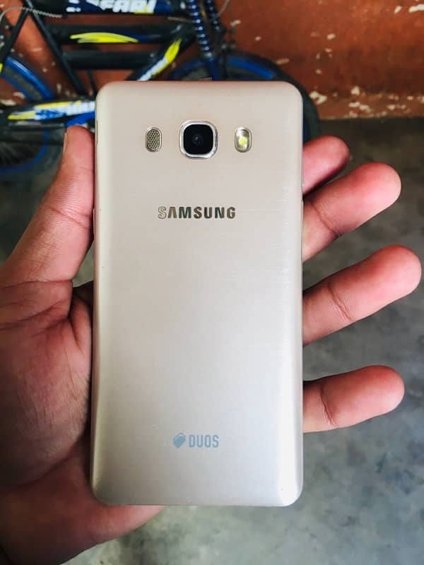 Samsung j5 2/16 All ok 10/10 condition 1