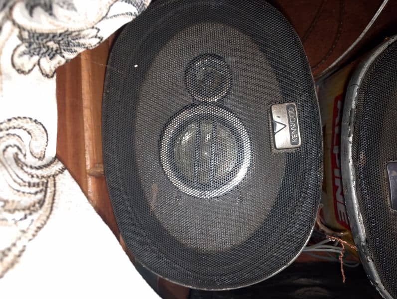 4channel sub woofer with amplifier android pannel and Kenwood speakers 10