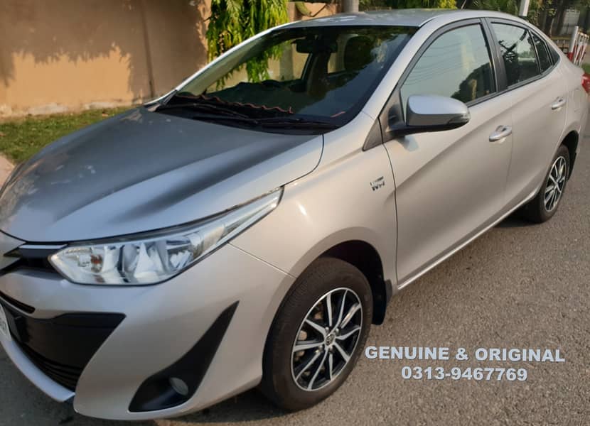 Toyota Yaris 2021 - Silver - Automatic 3