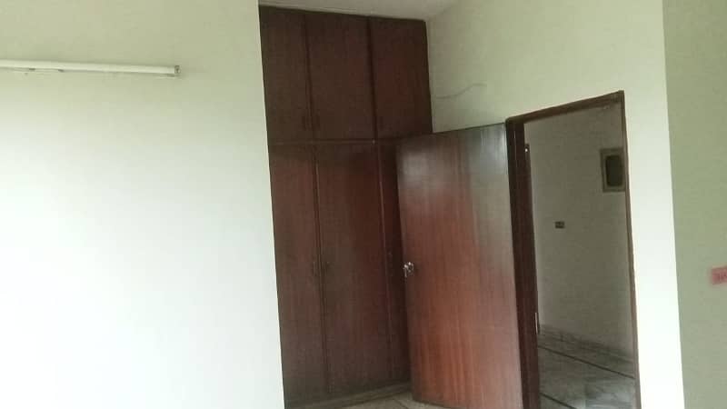 10 Marla Well Miantained Uper Portion Available For Rent in Johar Town 4