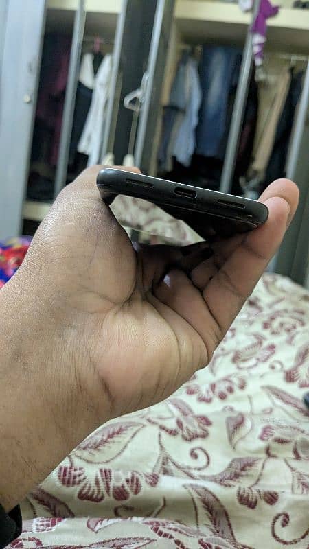 pixel 4 6/128 front glass broken face id glitch 3