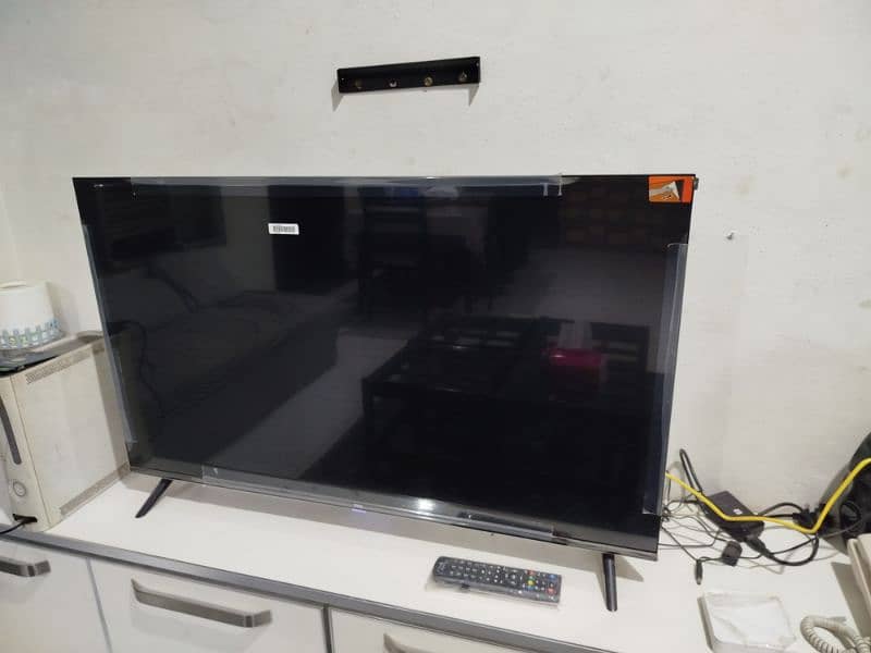 tcl 43 inch good condition 2