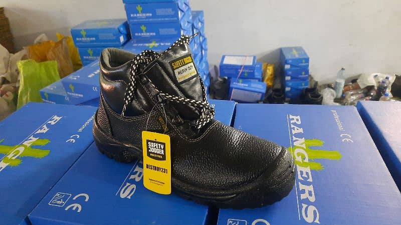 safety shoes ( safety jogger ) 2