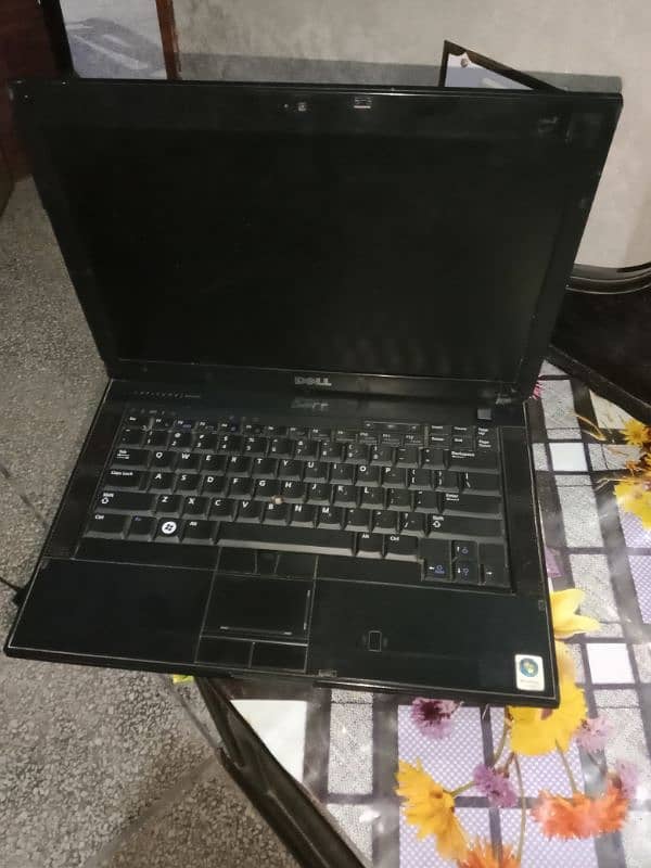 Dell Latitude E6400| with its orignal charger 3