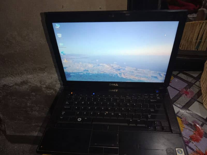 Dell Latitude E6400| with its orignal charger 9