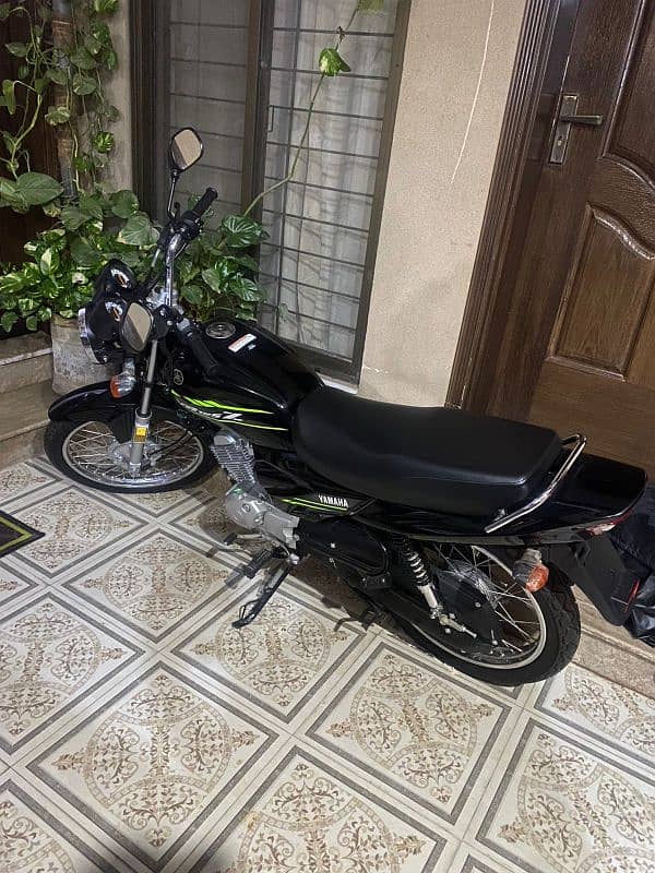 Yamaha YB 125Z 2024 (400 KM's only) 1