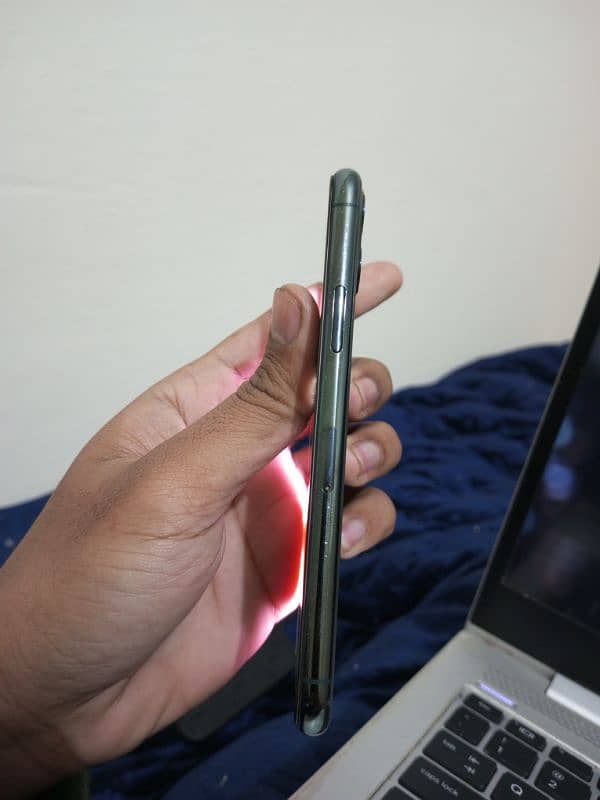 Iphone 11 pro screen line 1