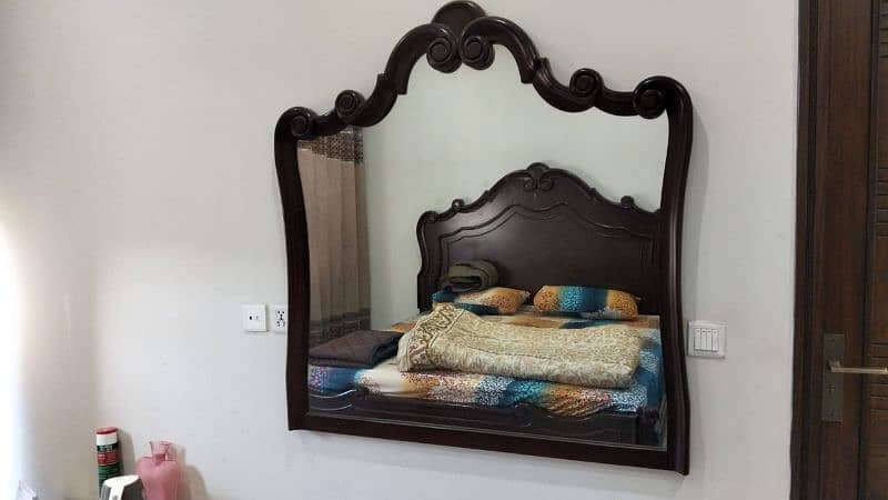 King Size Bed and Mirror 0