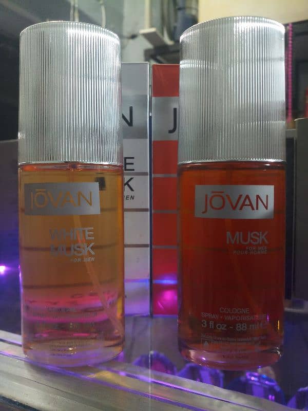 All branded perfumes are available in different pricescall 03284105251 14