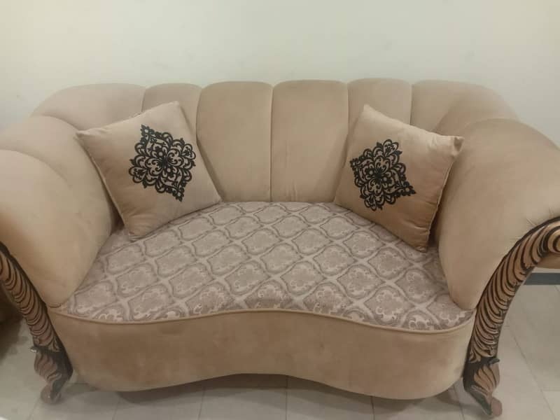 7 seater sofa almost new 3