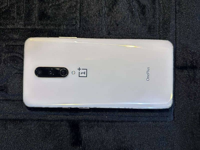 OnePlus 7 pro Gold n White Edition 1