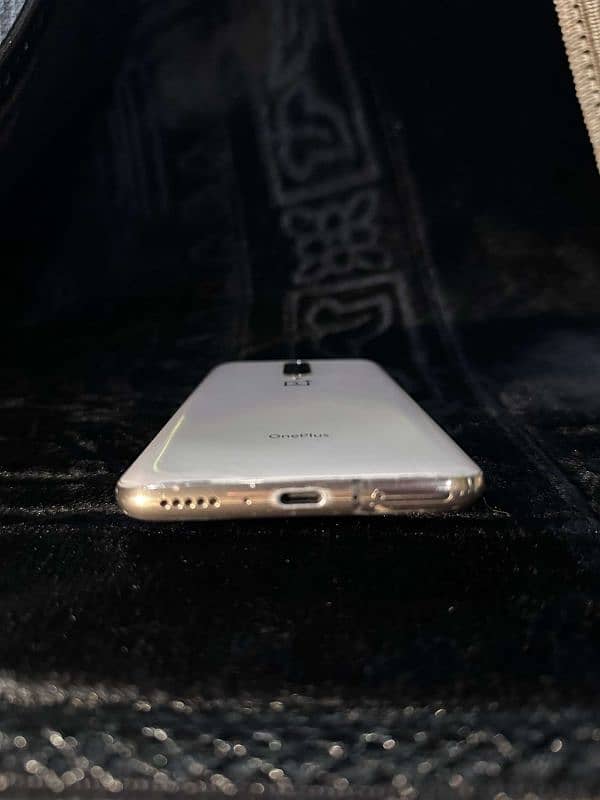 OnePlus 7 pro Gold n White Edition 5